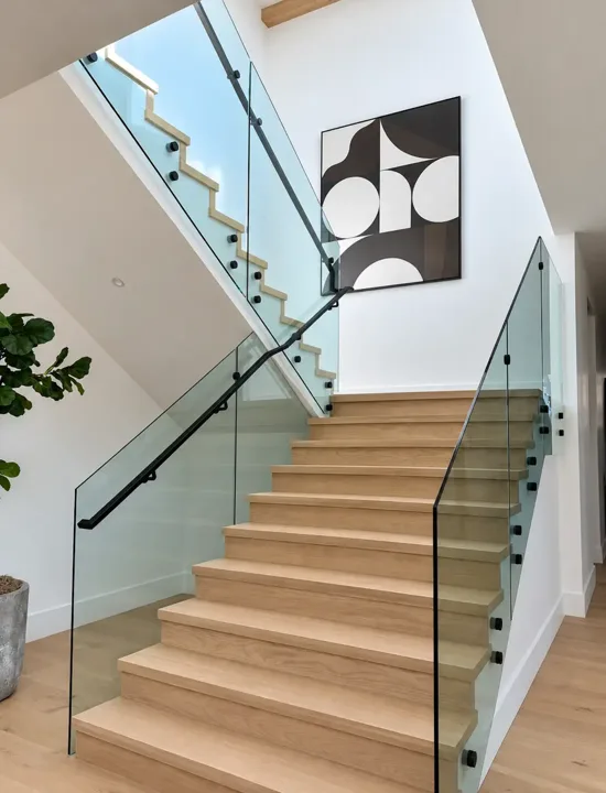 Oak staircase with glass balustrades